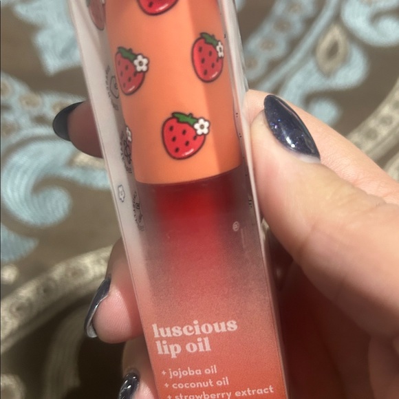 The Crème Shop Strawberry Jelly Luscious Lip Oil - Picture 6 of 6
